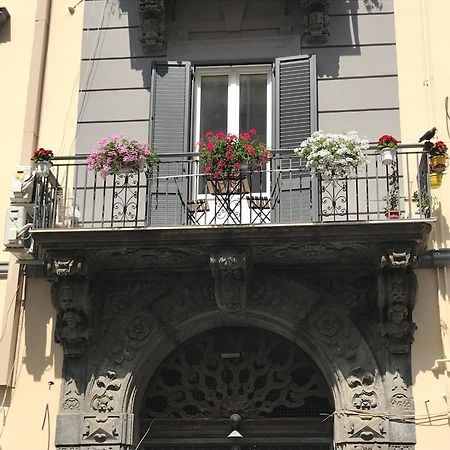 La Cartolina Di Napoli Free Parking For Small Cars Only ナポリ エクステリア 写真