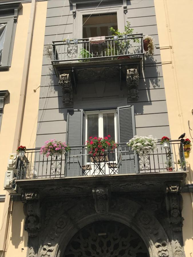 La Cartolina Di Napoli Free Parking For Small Cars Only ナポリ エクステリア 写真