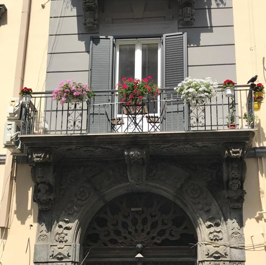 La Cartolina Di Napoli Free Parking For Small Cars Only ナポリ エクステリア 写真