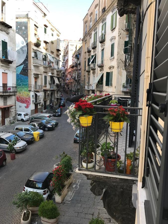 La Cartolina Di Napoli Free Parking For Small Cars Only ナポリ エクステリア 写真