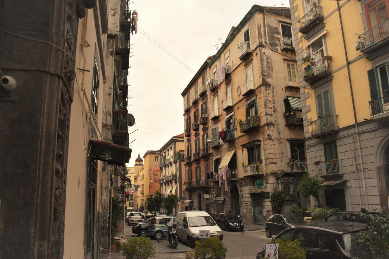 La Cartolina Di Napoli Free Parking For Small Cars Only ナポリ エクステリア 写真