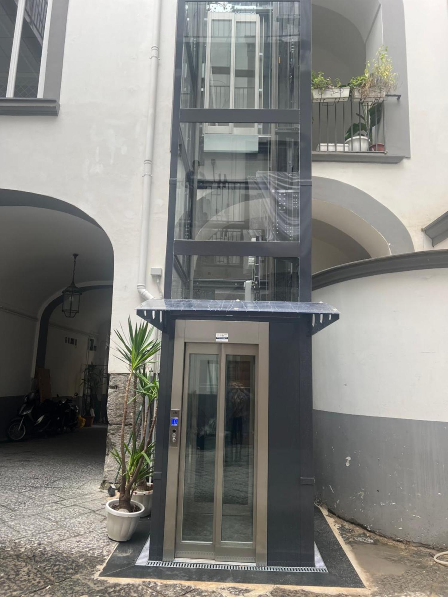 La Cartolina Di Napoli Free Parking For Small Cars Only ナポリ エクステリア 写真