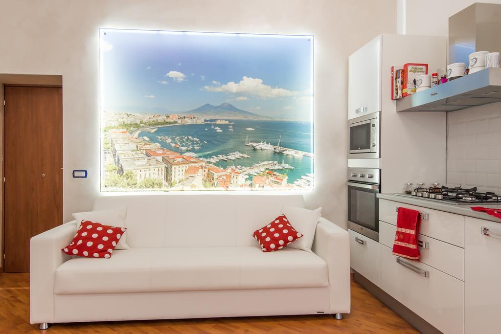 La Cartolina Di Napoli Free Parking For Small Cars Only ナポリ エクステリア 写真