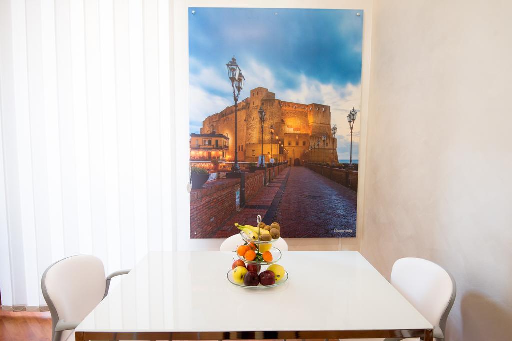 La Cartolina Di Napoli Free Parking For Small Cars Only ナポリ エクステリア 写真